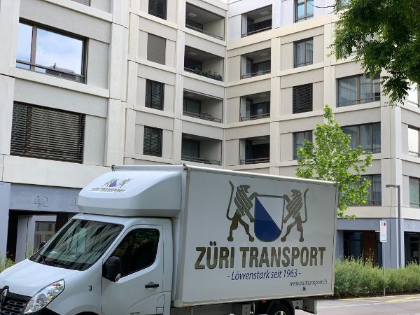 Qualitätiver Schweizer Umzug Umzugtransporter Remigen